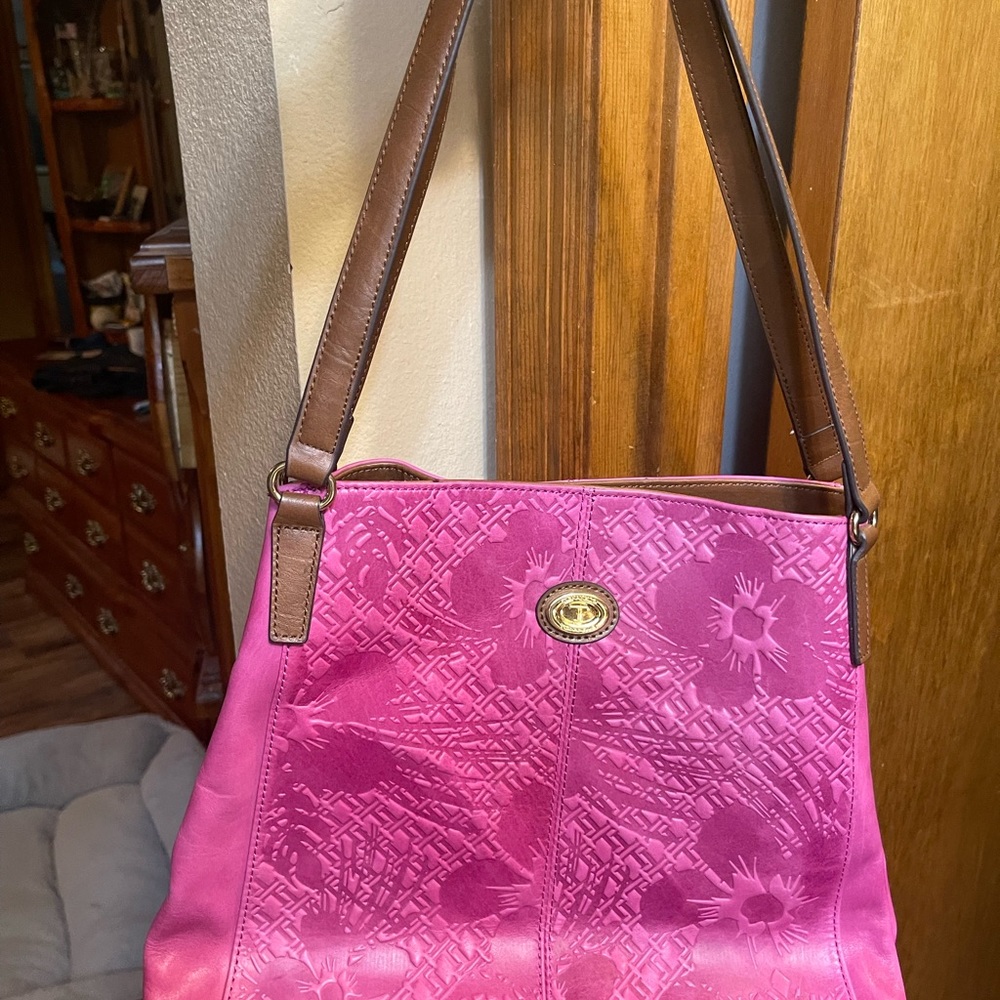 Tignanello Leather Pink Shoulder Bag with satin lining. New never used.
